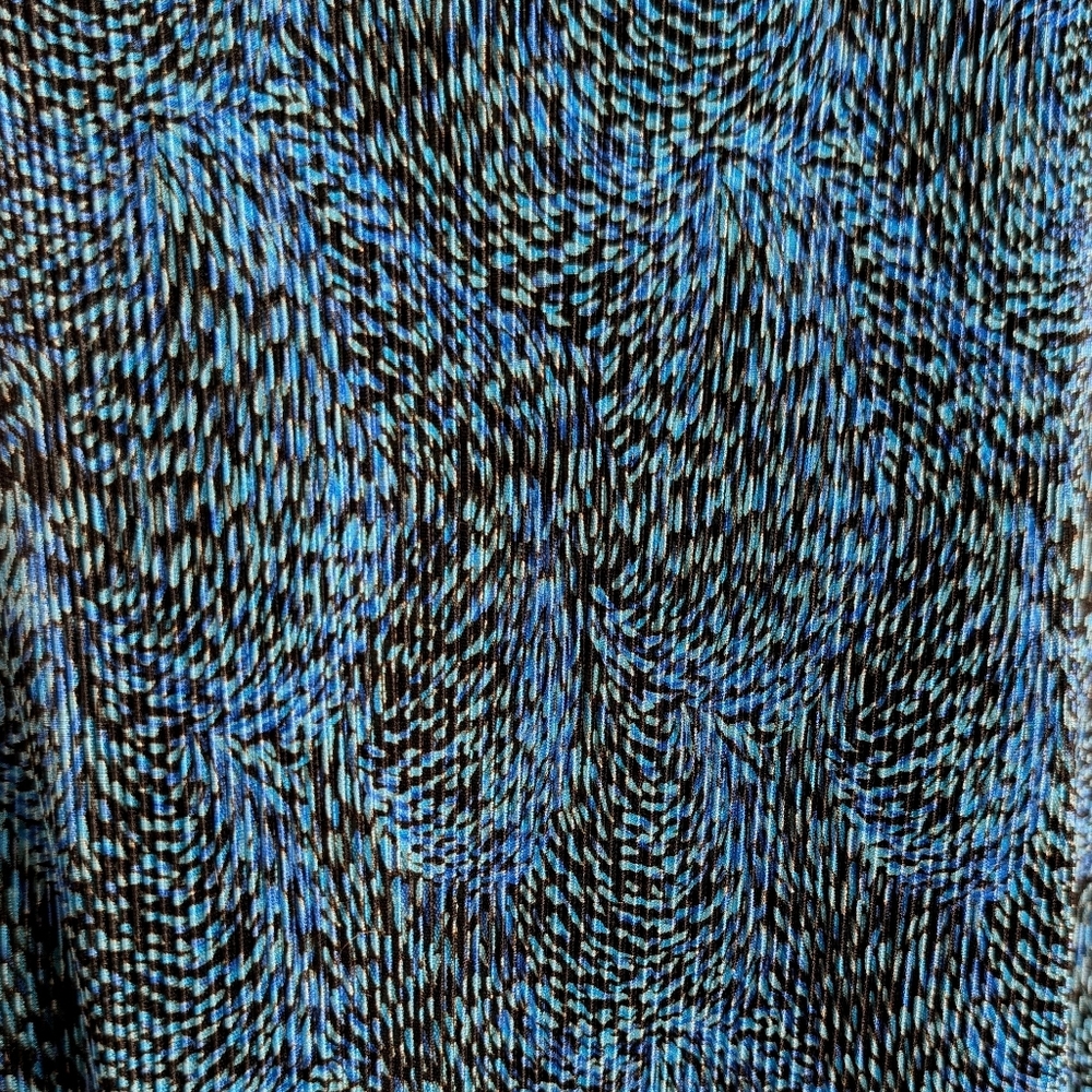 90s Blue & Black Abstract Satiny Crinkle Micro Pleated Short Sleeve Midi Dress - Picture 7 of 7